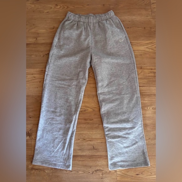 ALO Accolade Straight Leg Sweatpant, Men’s Small NEW, Athletic Heather Grey - Picture 2 of 6